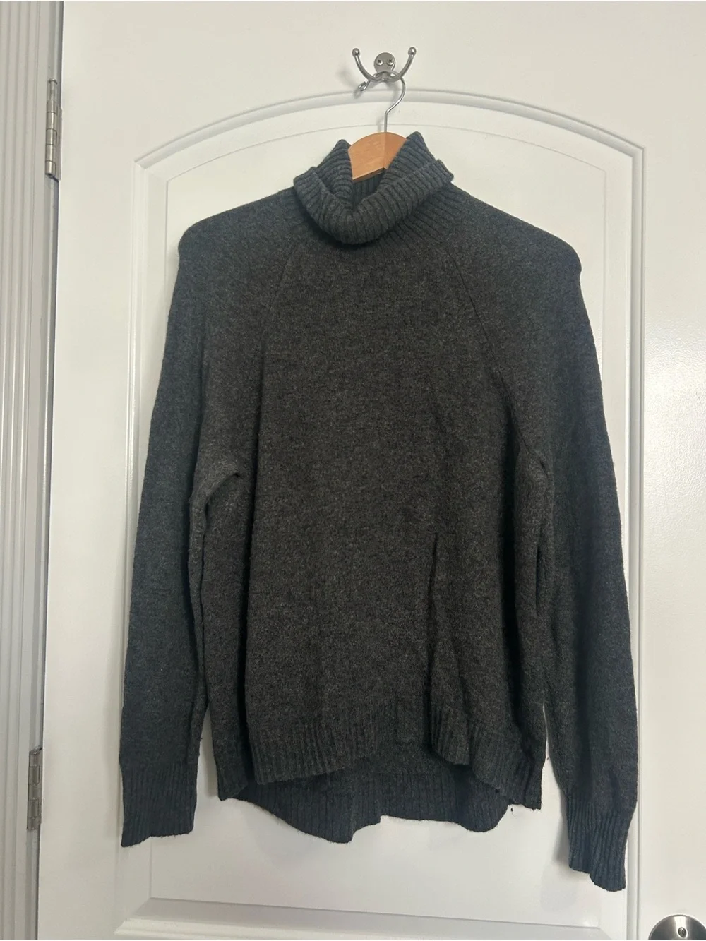 J. Crew Wool Alpaca Blend Turtleneck Sweater size Large chic preppy minimalist